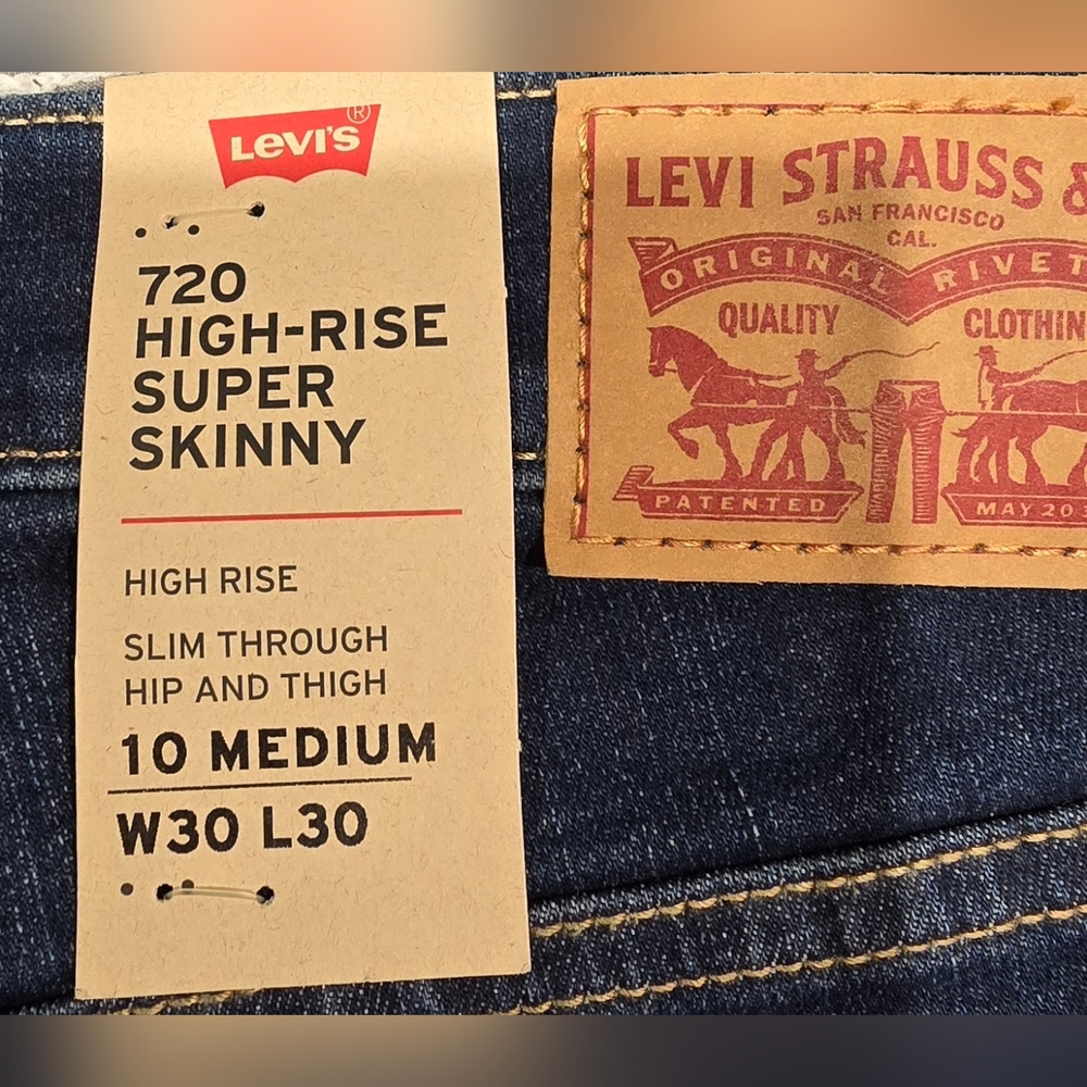 Levis High Rise Super Skinny Distressed Jeans Size 30 - Picture 5 of 9